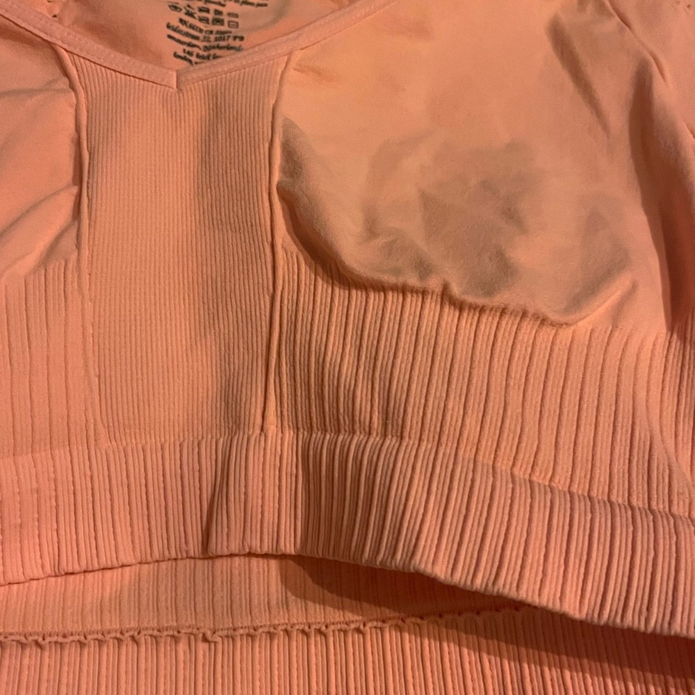 FP Movement by Free People Peach Long Sleeve Cropped Seamless Top NWOT - Picture 7 of 10